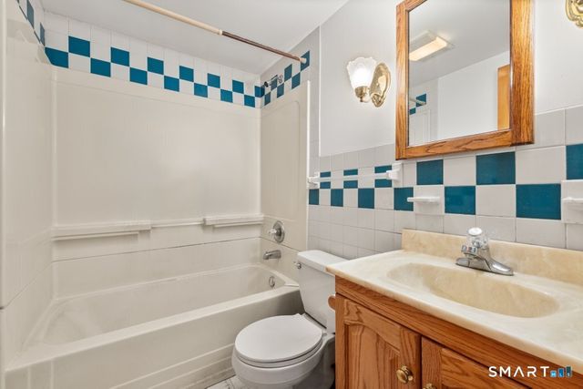 30 Old Middle Road, Brookfield, CT 06804