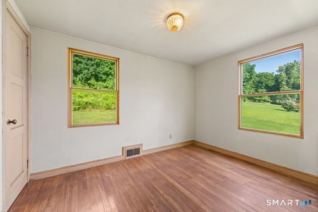 30 Old Middle Road, Brookfield, CT 06804