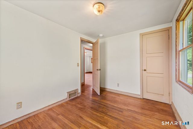 30 Old Middle Road, Brookfield, CT 06804
