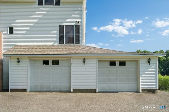 30 Old Middle Road, Brookfield, CT 06804