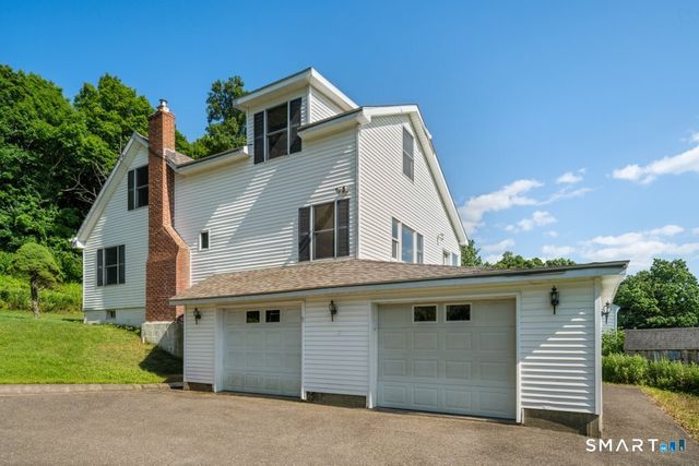 30 Old Middle Road, Brookfield, CT 06804