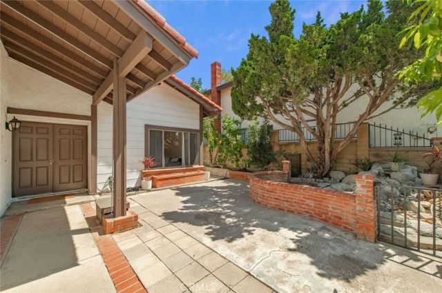 3 Old Wood, Phillips Ranch, CA 91766