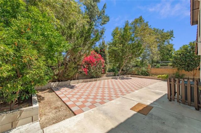 3 Old Wood, Phillips Ranch, CA 91766