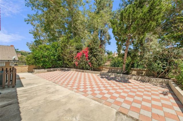 3 Old Wood, Phillips Ranch, CA 91766