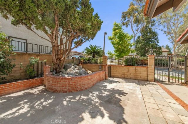 3 Old Wood, Phillips Ranch, CA 91766