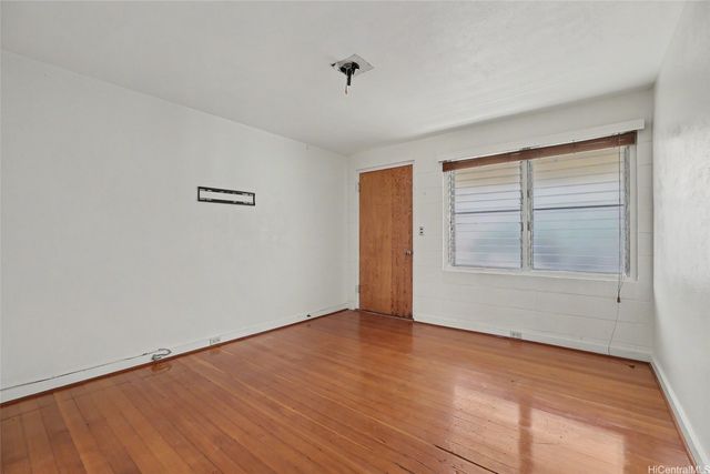 1823 Democrat Street, Honolulu, HI 96819
