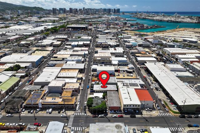 1823 Democrat Street, Honolulu, HI 96819