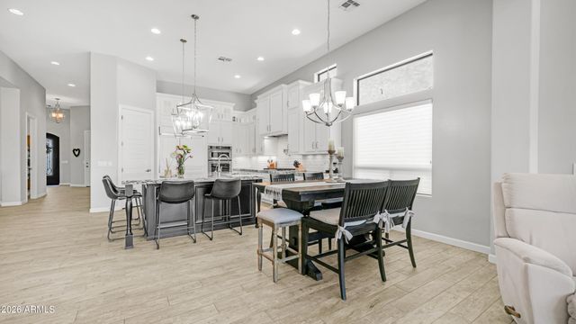 2219 N ESTATES Circle, Mesa, AZ 85207