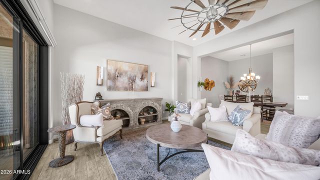 2219 N ESTATES Circle, Mesa, AZ 85207