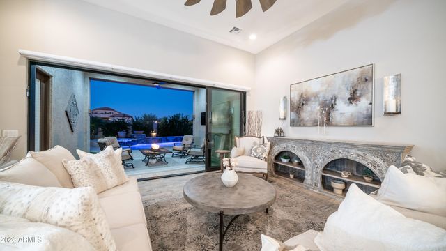 2219 N ESTATES Circle, Mesa, AZ 85207