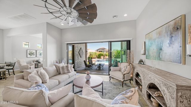 2219 N ESTATES Circle, Mesa, AZ 85207