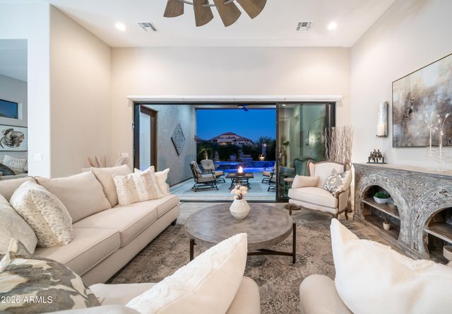 2219 N ESTATES Circle, Mesa, AZ 85207