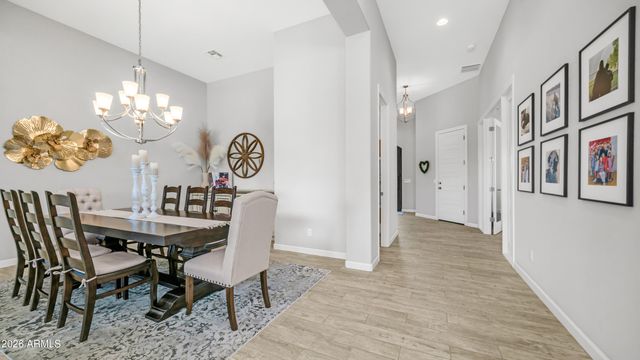 2219 N ESTATES Circle, Mesa, AZ 85207