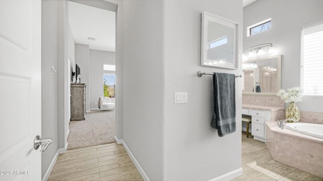 2219 N ESTATES Circle, Mesa, AZ 85207