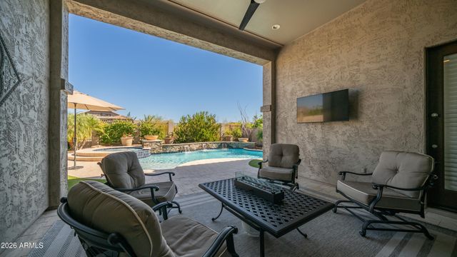 2219 N ESTATES Circle, Mesa, AZ 85207