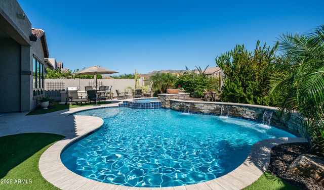 2219 N ESTATES Circle, Mesa, AZ 85207