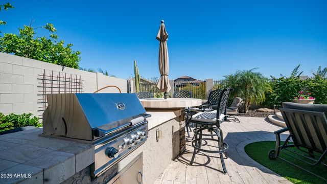 2219 N ESTATES Circle, Mesa, AZ 85207