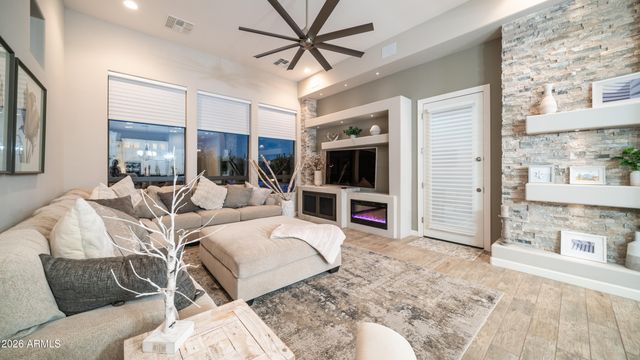 2219 N ESTATES Circle, Mesa, AZ 85207