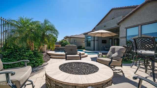 2219 N ESTATES Circle, Mesa, AZ 85207