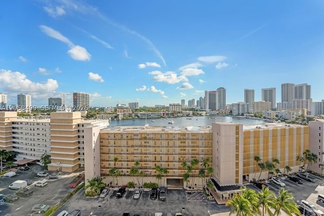 401 Golden Isles Dr 1116, Hallandale Beach, FL 33009