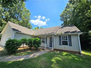 999 DIXIE Drive, Jonesboro, GA 30236