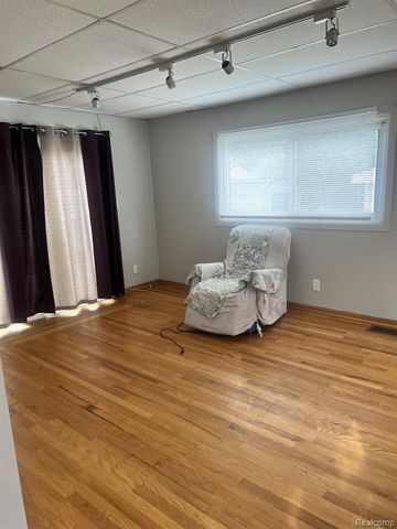 842 Schuman Street, Garden City, MI 48135