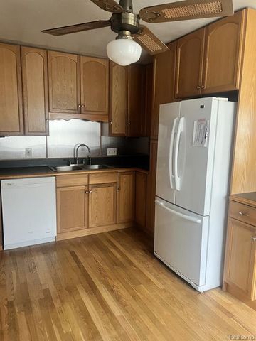 842 Schuman Street, Garden City, MI 48135