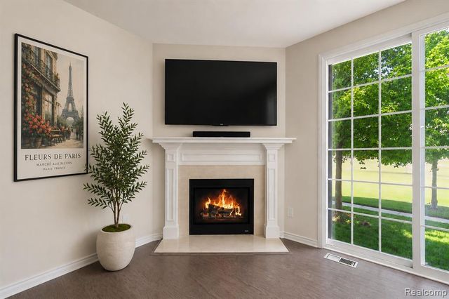 6996 Boulder Pointe Drive, Washington, MI 48094