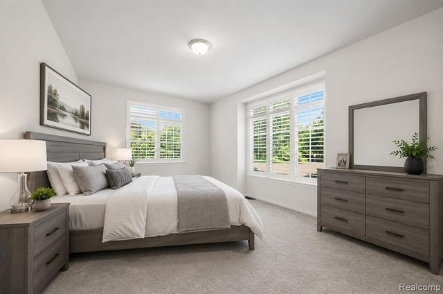 6996 Boulder Pointe Drive, Washington, MI 48094
