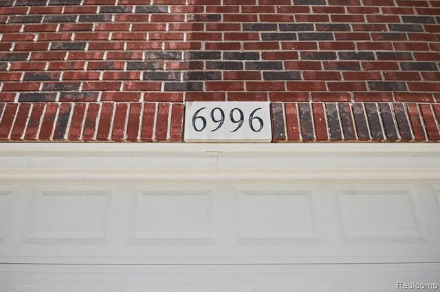 6996 Boulder Pointe Drive, Washington, MI 48094