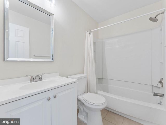 706 THE WOODS, Cherry Hill, NJ 08003