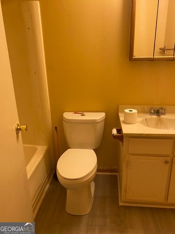 8574 Creekwood Way, Jonesboro, GA 30238