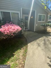 8574 Creekwood Way, Jonesboro, GA 30238