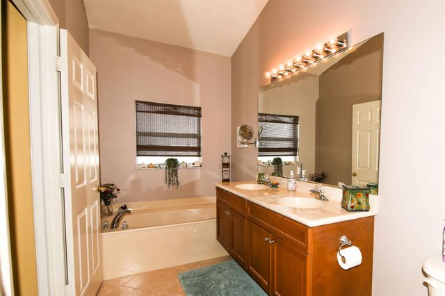 324 NW Breezy Point Loop, Port St Lucie, FL 34986