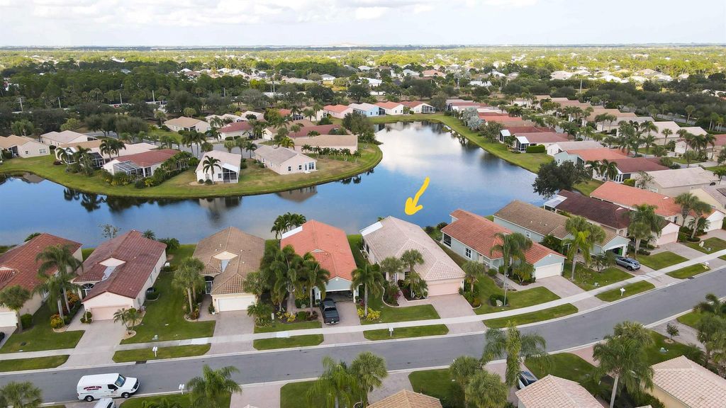 324 NW Breezy Point Loop, Port St Lucie, FL 34986