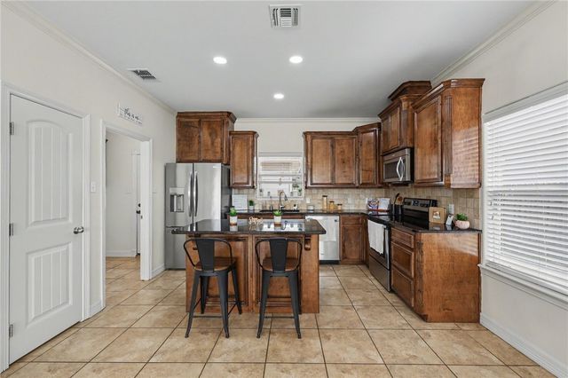 1950 Sandy Way, Corpus Christi, TX 78418