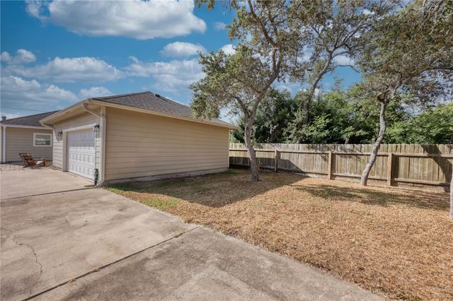1950 Sandy Way, Corpus Christi, TX 78418