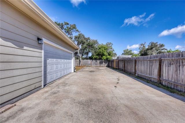 1950 Sandy Way, Corpus Christi, TX 78418