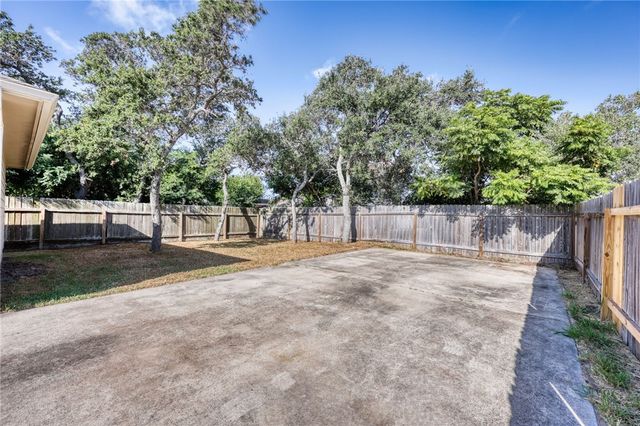 1950 Sandy Way, Corpus Christi, TX 78418