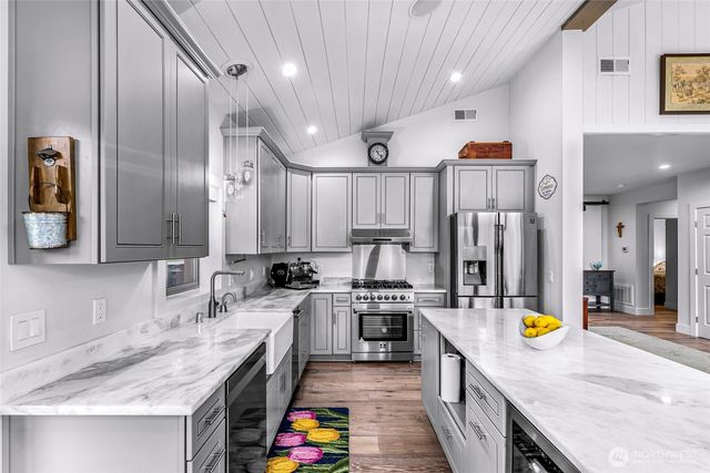 7429 Meadowmist Lane, Ferndale, WA 98248