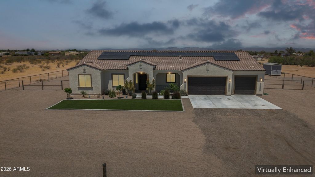 Image 2 of property listing at 21240 W MORNING VISTA Drive, Wittmann, AZ 85361