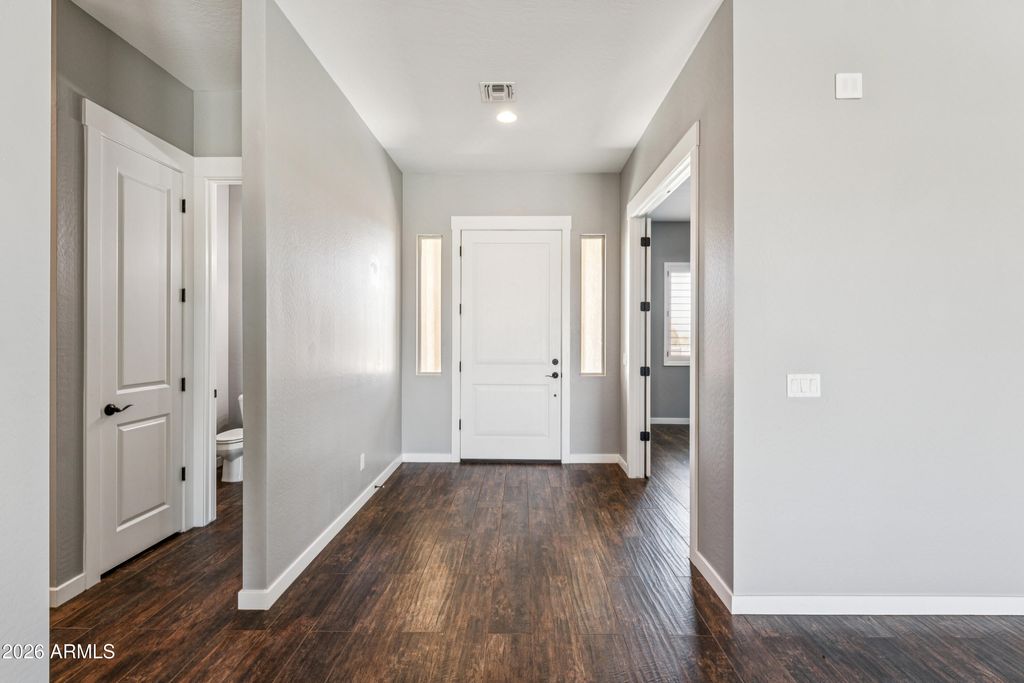 Image 20 of property listing at 21240 W MORNING VISTA Drive, Wittmann, AZ 85361