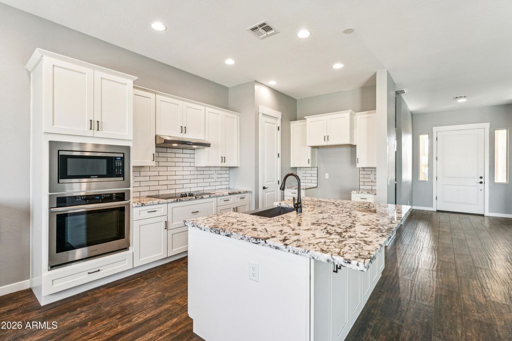 Image 26 of property listing at 21240 W MORNING VISTA Drive, Wittmann, AZ 85361
