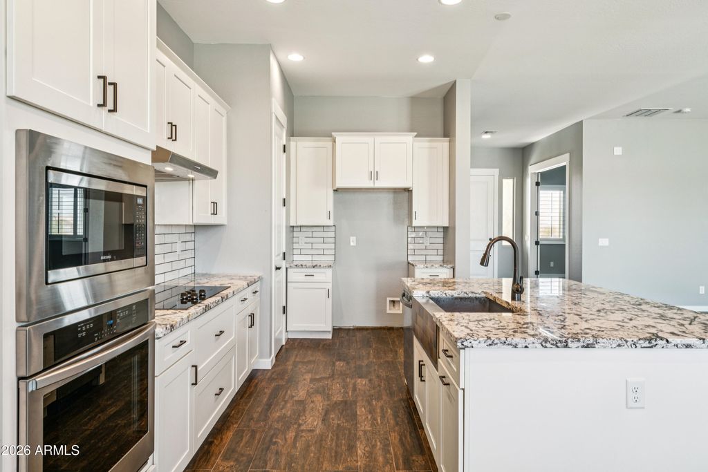 Image 27 of property listing at 21240 W MORNING VISTA Drive, Wittmann, AZ 85361