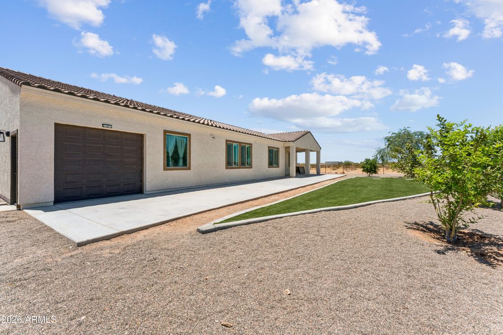 Image 65 of property listing at 21240 W MORNING VISTA Drive, Wittmann, AZ 85361