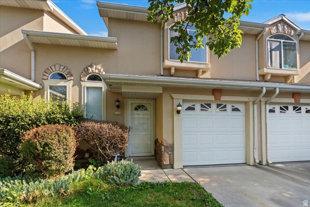 Image 2 of property listing at 4790 W BARLETTA CT, West Jordan, UT 84084