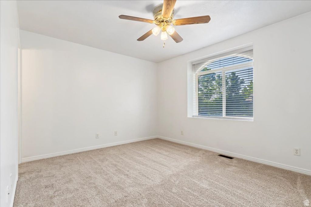 Image 12 of property listing at 4790 W BARLETTA CT, West Jordan, UT 84084