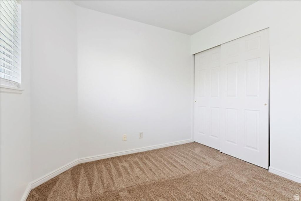 Image 17 of property listing at 4790 W BARLETTA CT, West Jordan, UT 84084