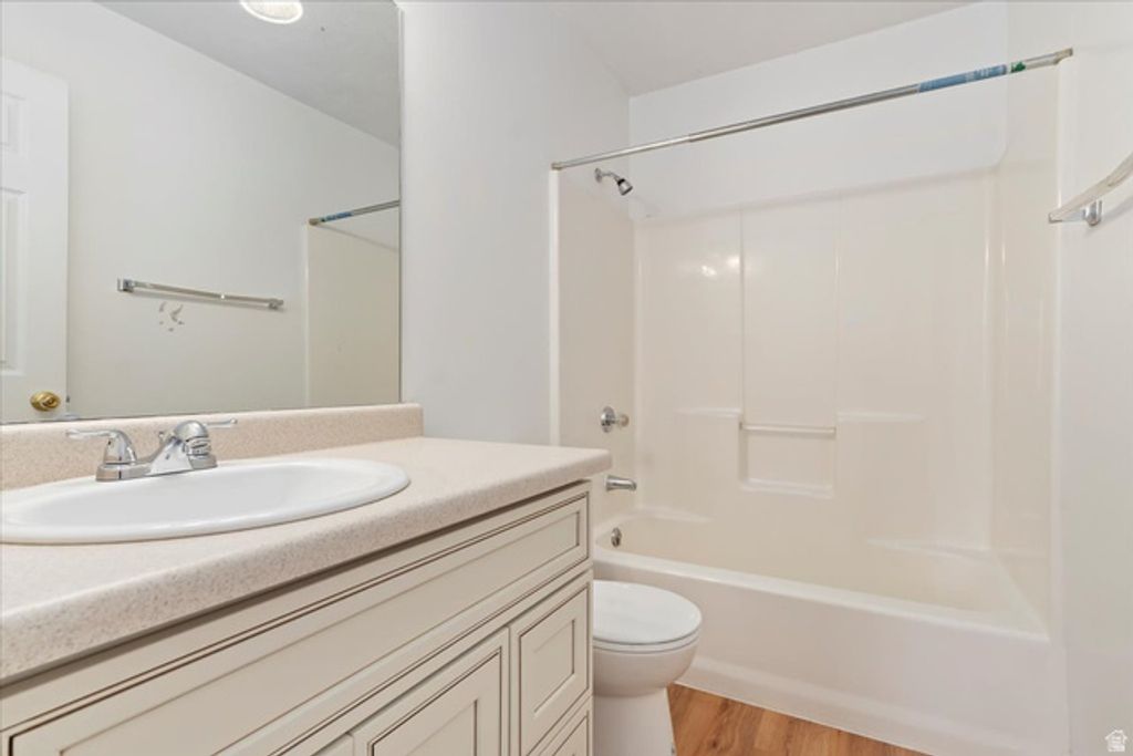 Image 18 of property listing at 4790 W BARLETTA CT, West Jordan, UT 84084