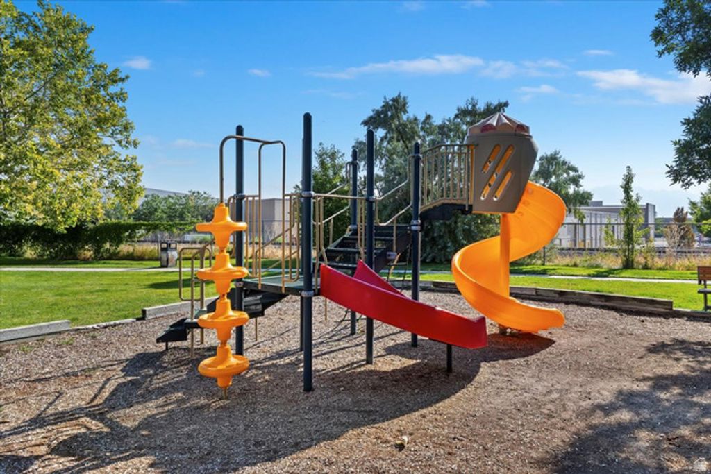 Image 23 of property listing at 4790 W BARLETTA CT, West Jordan, UT 84084